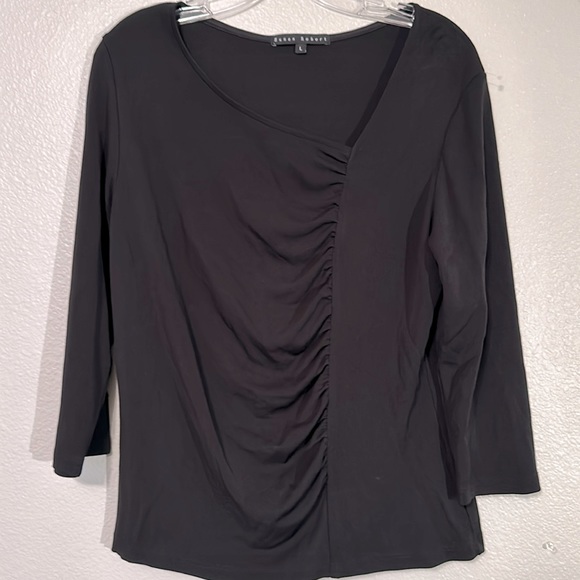 Women’s Black 3/4 Sleeve Large Top with Front Ruching - Picture 1 of 4